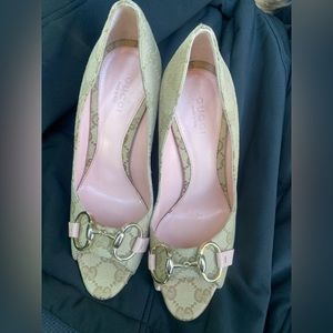 Gucci Beige GG Canvas Horsebit Peep Toe Pumps Size 6